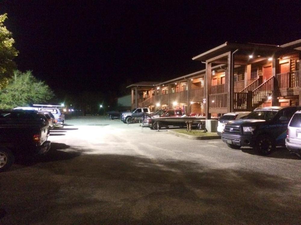 Log Cabin Inn Bay Minette Exterior photo